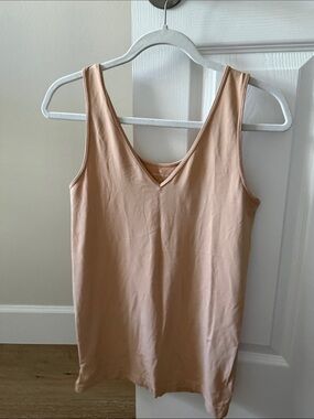 🌟 beige seamless tank.